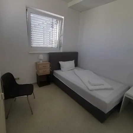 Einzelbettzimmer In בית הארחה *